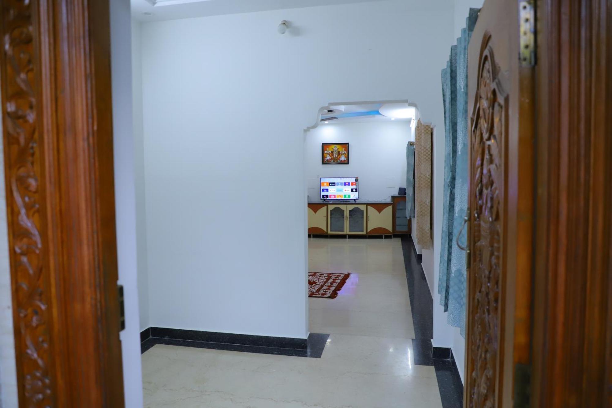 Nanda Mohan Homestay- Luxuries Ac Apartment Close To Alipiri Foothills-Kapila Teertham And Iskcon Temple Tirupati Eksteriør bilde