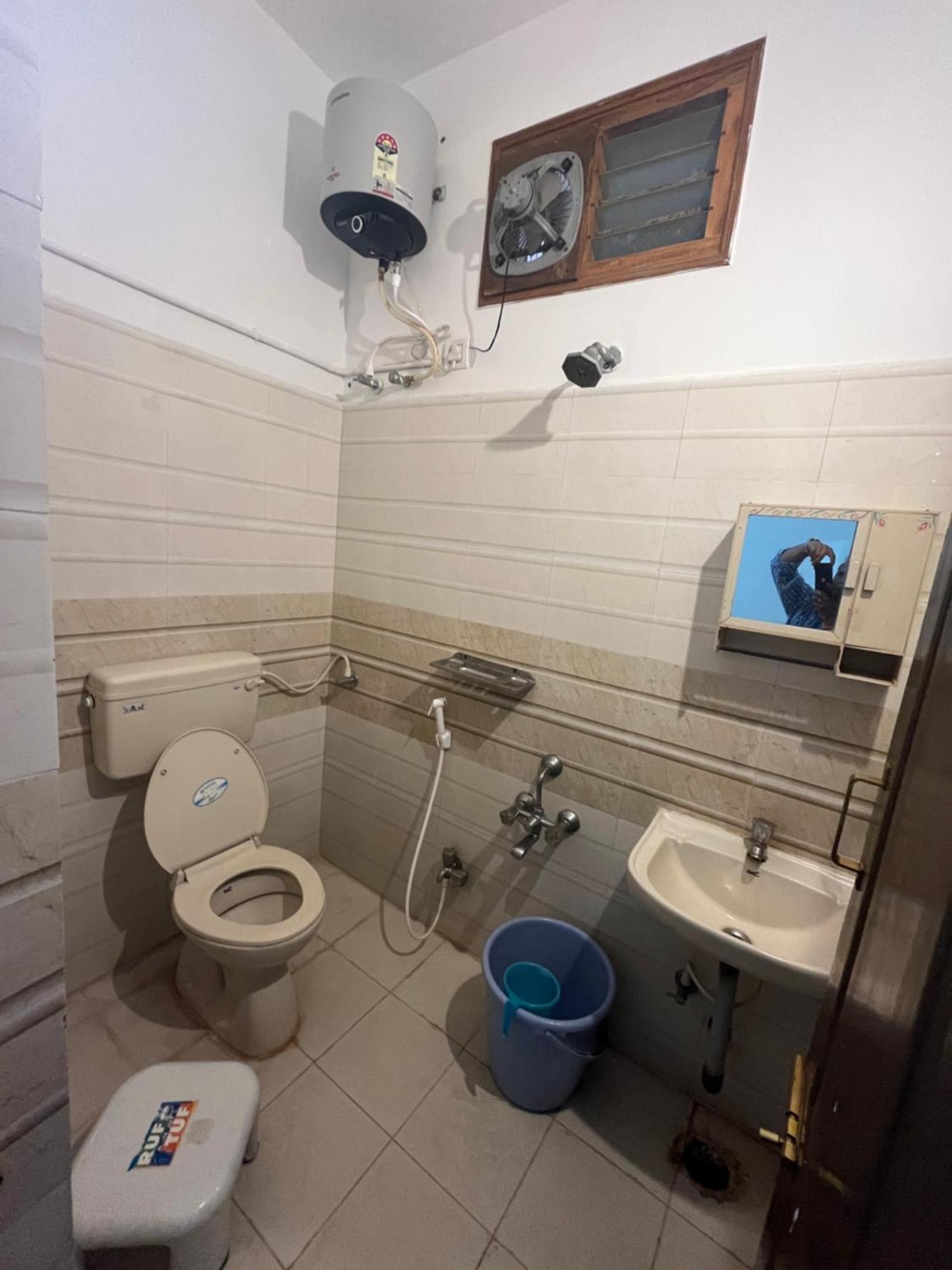 Nanda Mohan Homestay- Luxuries Ac Apartment Close To Alipiri Foothills-Kapila Teertham And Iskcon Temple Tirupati Eksteriør bilde